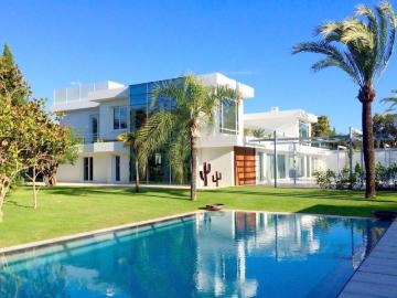 Exclusiva Villa / Chalet de 788 m2 en venta en San Pedro de Alcántara, España