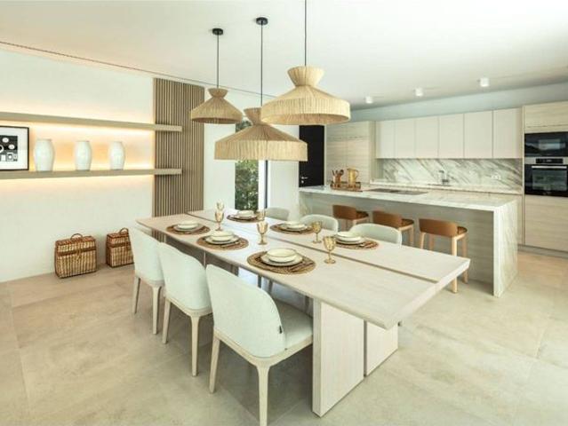 Exclusiva Villa / Chalet de 738 m2 en venta en Marbella, Andalucía