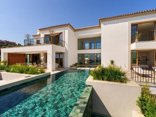 Exclusiva Villa / Chalet de 862 m2 en venta en La Quinta, Marbella, Andalucía