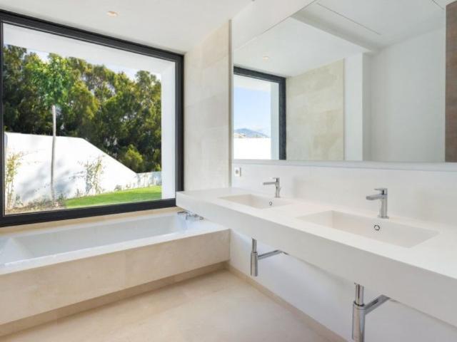 Exclusiva Villa / Chalet de 800 m2 en venta en Estepona, Andalucía