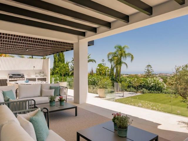 Exclusiva Villa / Chalet de 946 m2 en venta en Marbella, Andalucía
