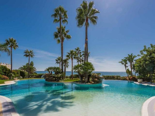 Villa / Chalet de lujo 1200 m2 en alquiler, Urbanización Marbella Este, Andalucía