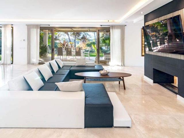 Exclusiva Villa / Chalet en alquiler Urbanización Marbella Este, Andalucía