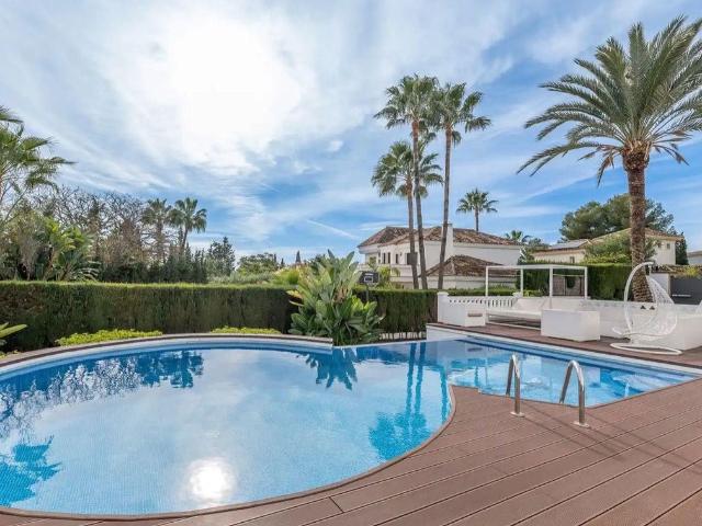 Exclusiva Villa / Chalet en venta Marbella, España