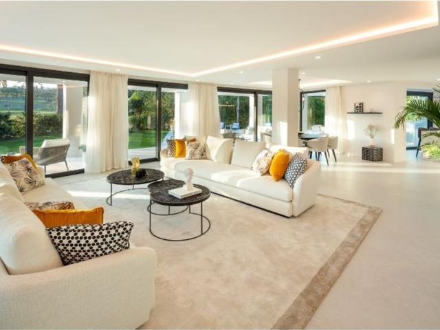 Exclusiva Villa / Chalet en venta Marbella, España
