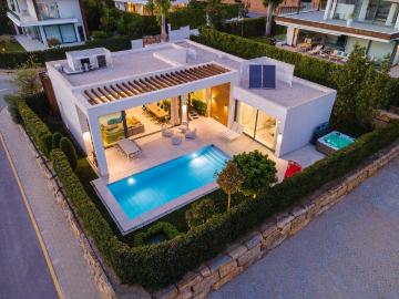 Exclusiva Villa / Chalet en venta Marbella, España