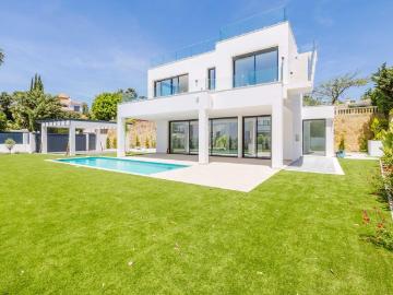 Exclusiva Villa / Chalet en venta Marbella, España