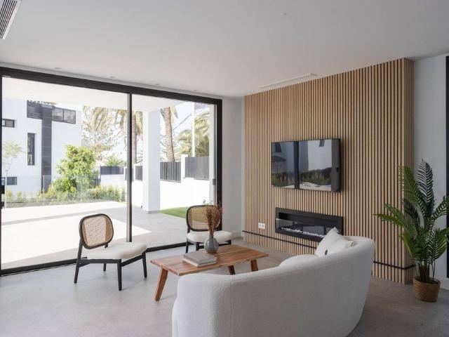 Exclusiva Villa / Chalet en venta Marbesa, España