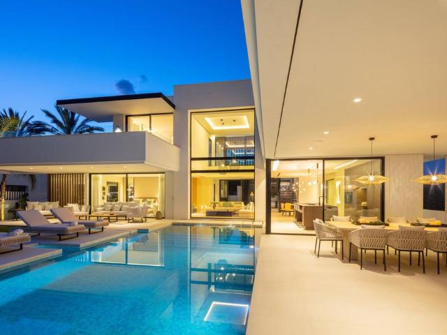 Exclusiva Villa / Chalet en venta Nueva Andalucia, Andalucía