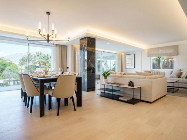 Exclusiva Villa / Chalet en venta Nueva Andalucia, España