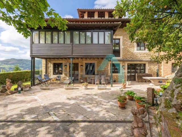 Exclusiva Villa / Chalet en venta Oviedo, Asturias