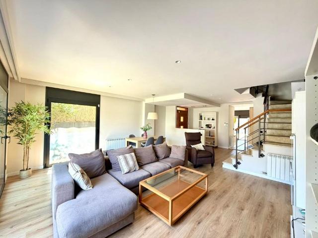 Exclusiva Villa / Chalet en venta Argentona, España