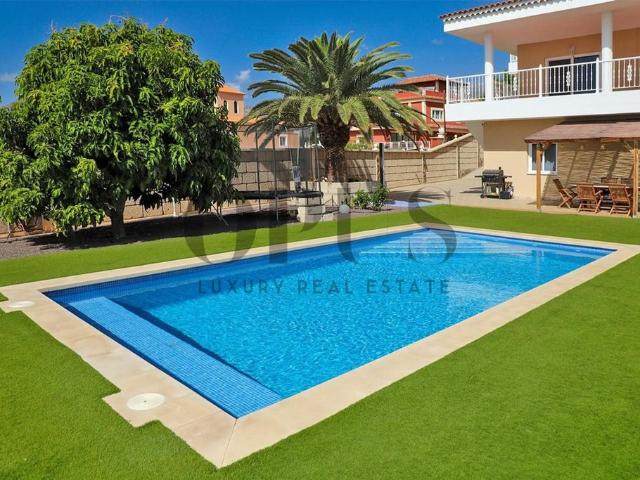 Exclusiva Villa / Chalet en venta Buzanada, España