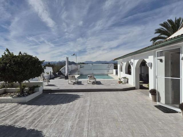 Exclusiva Villa / Chalet en venta Cártama, España