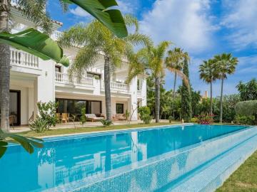 Exclusiva Villa / Chalet en venta Estepona, Andalucía