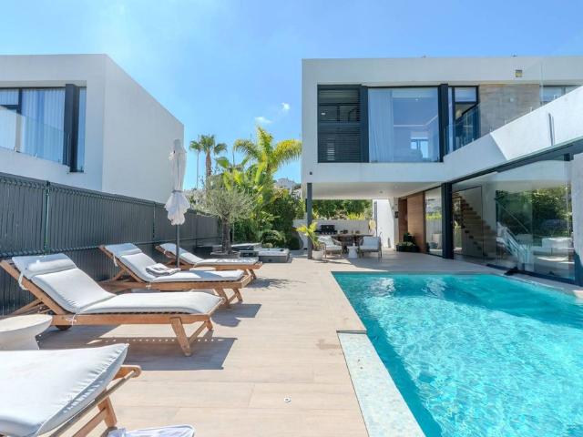 Exclusiva Villa / Chalet en venta Estepona, España