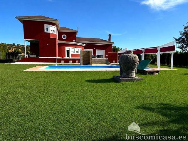 Exclusiva Villa / Chalet en venta Linares, España