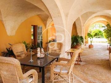 Villa en venta en Calle de Oliver de Termes