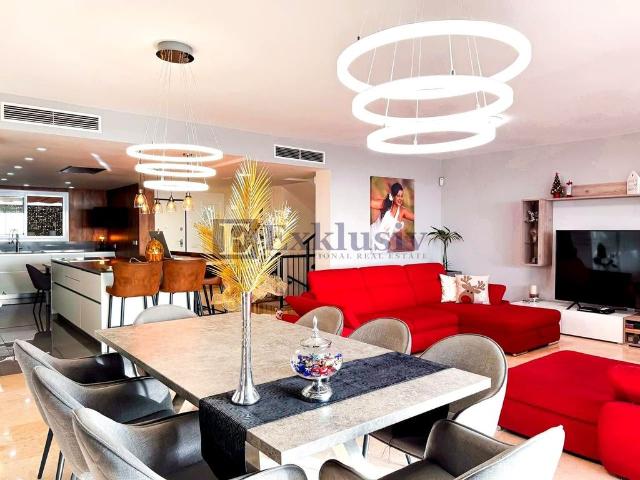 Exclusiva Villa / Chalet en venta Puerto Santiago, España