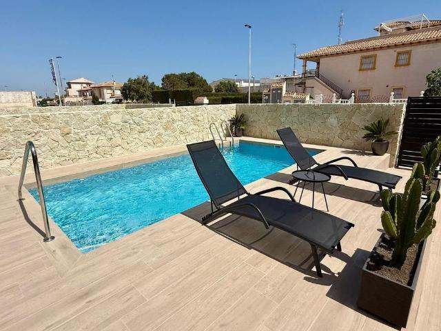 Exclusiva Villa / Chalet en venta Playas de Orihuela, Comunidad Valenciana