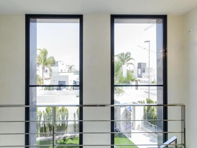 Exclusiva Villa / Chalet en venta Playas de Orihuela, España