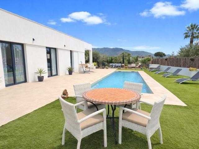 Exclusiva Villa / Chalet en venta sa Pobla, España