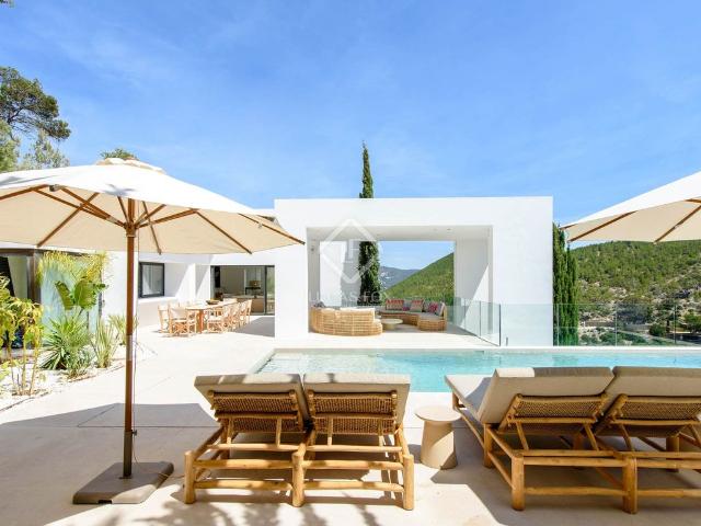 Exclusiva Villa / Chalet en venta Santa Eulalia del Río, España