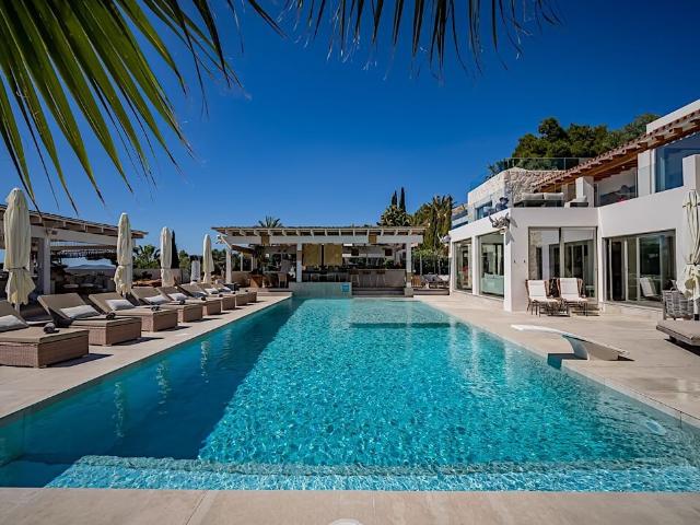 Exclusiva Villa / Chalet en venta Santa Eulalia del Río, España