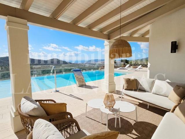 Exclusiva Villa / Chalet en venta Santa Eulalia del Río, España