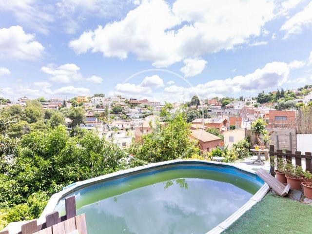 Exclusiva Villa / Chalet en venta Terrassa, España