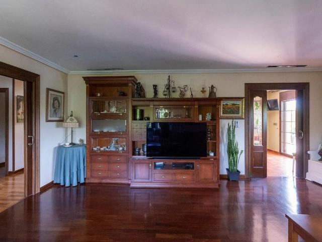 Exclusiva Villa / Chalet en venta Torrevieja, España