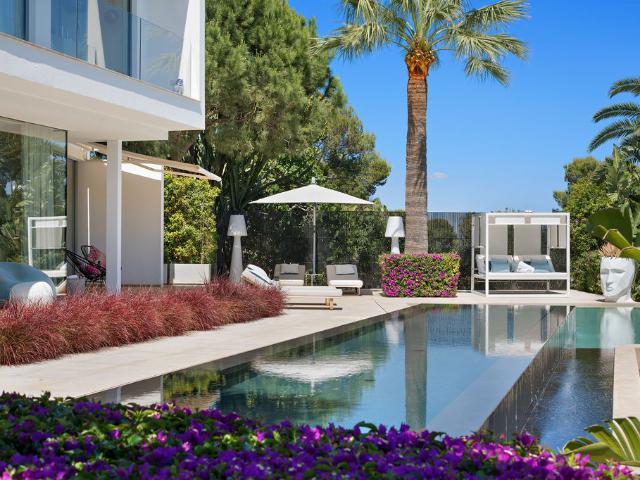 Exclusiva villa de diseño con espectaculares vistas al mar en una ubicación privilegiada