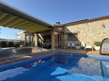 Exclusiva villa de diseño mediterráneo que combina lujo, efi. 220m² Els Poblets