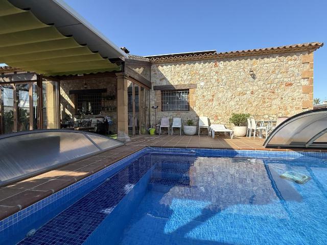 Exclusiva villa de diseño mediterráneo que combina lujo, efi. 220m² Els Poblets