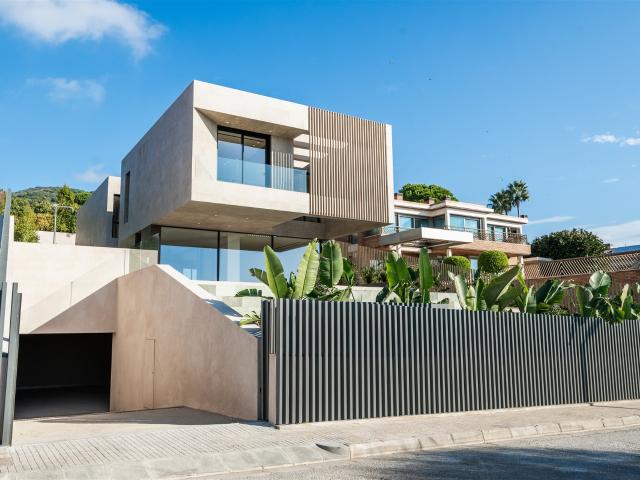 Exclusiva villa de obra nueva en Teià, situada en la prestig. 479m² Teià