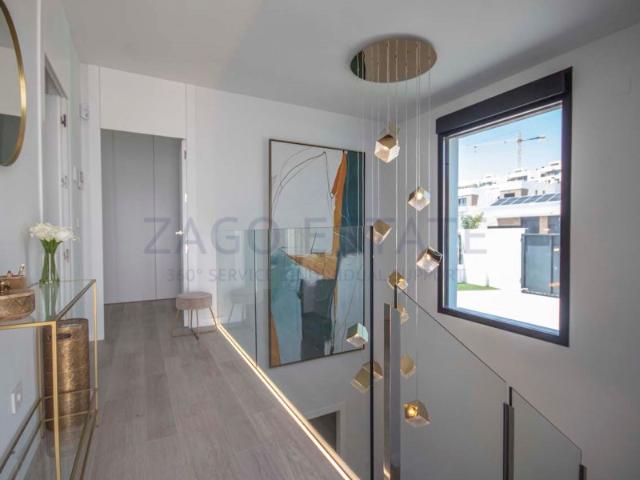 EXCLUSIVA VILLA DE LUJO CON CASA DE INVITADOS Y PISCINA CLIMATIZADA EN FINESTRAT ALQUILER DE LARGA