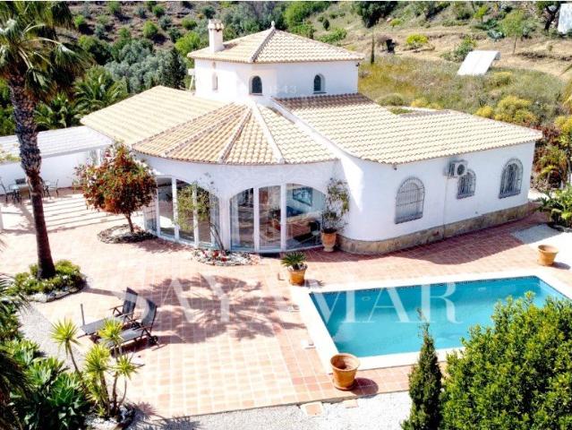 Exclusiva villa de lujo con vistas al mar, piscina, licencia. 200m² Arenas
