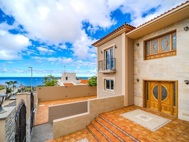 Exclusiva Villa de Nueva Construcción en Garachico con Vista. 383m² Garachico