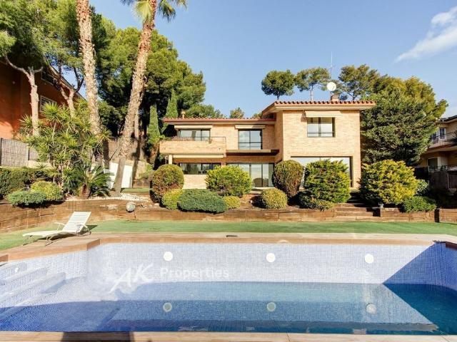 Exclusiva Villa en alquiler Castelldefels, Cataluña