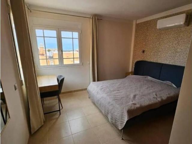 Exclusiva villa en alquiler en Los Cristianos con piscina privada y garaje