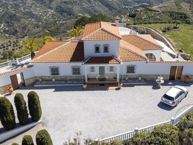 Exclusiva Villa en venta Canillas de Albaida, Andalucía