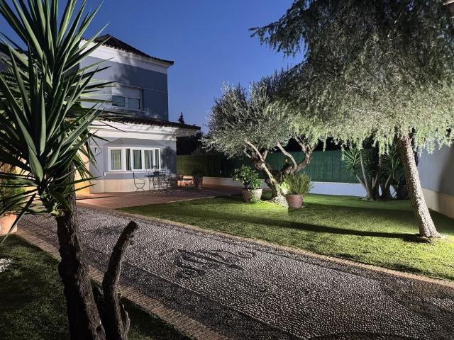 Exclusiva Villa en venta Aljarafe, Andalucía