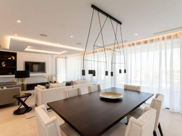Exclusiva Villa en venta Nueva Andalucia, España