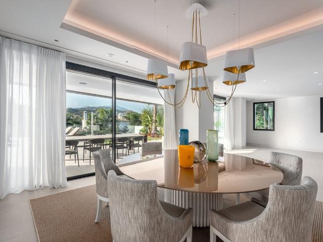 Exclusiva Villa en venta Nueva Andalucia, España