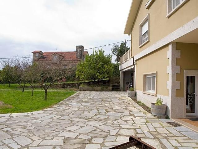 Villa / Chalet de lujo de 569 m2 en venta en Pontevedra, Galicia