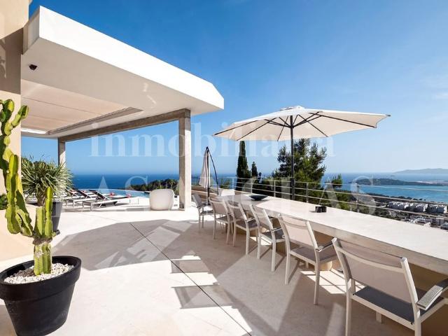 Exclusiva Villa en venta Playa de Talamanca, Baleares