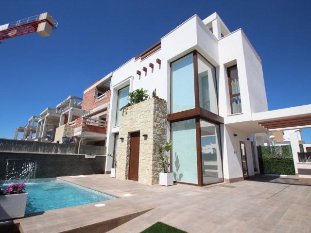 Villa / Chalet de 103 m2 en venta en Playa Paraiso, España