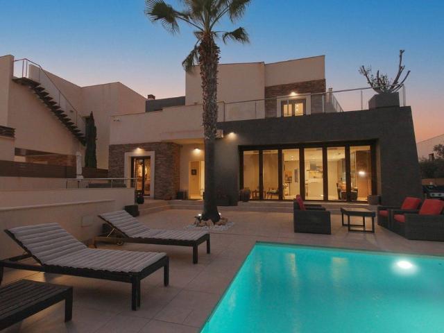 Exclusiva Villa en venta Torrevieja, España