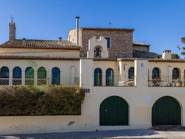 Exclusiva Villa en venta Vilanova i la Geltrú, Cataluña