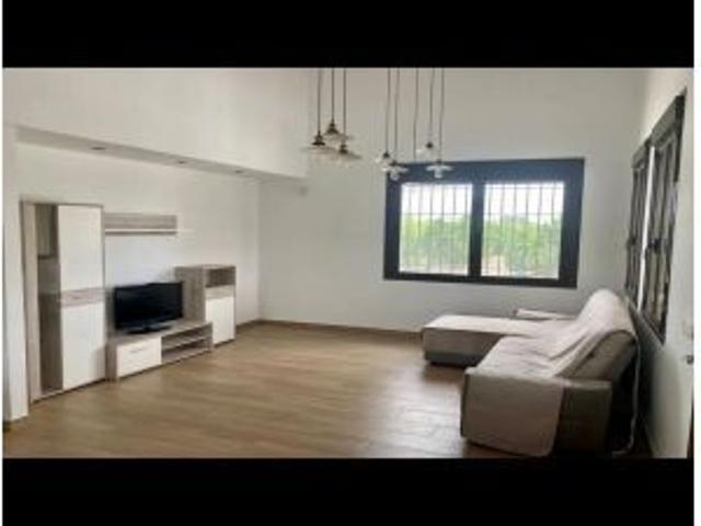 Exclusiva villa independiente en alquiler en Elche